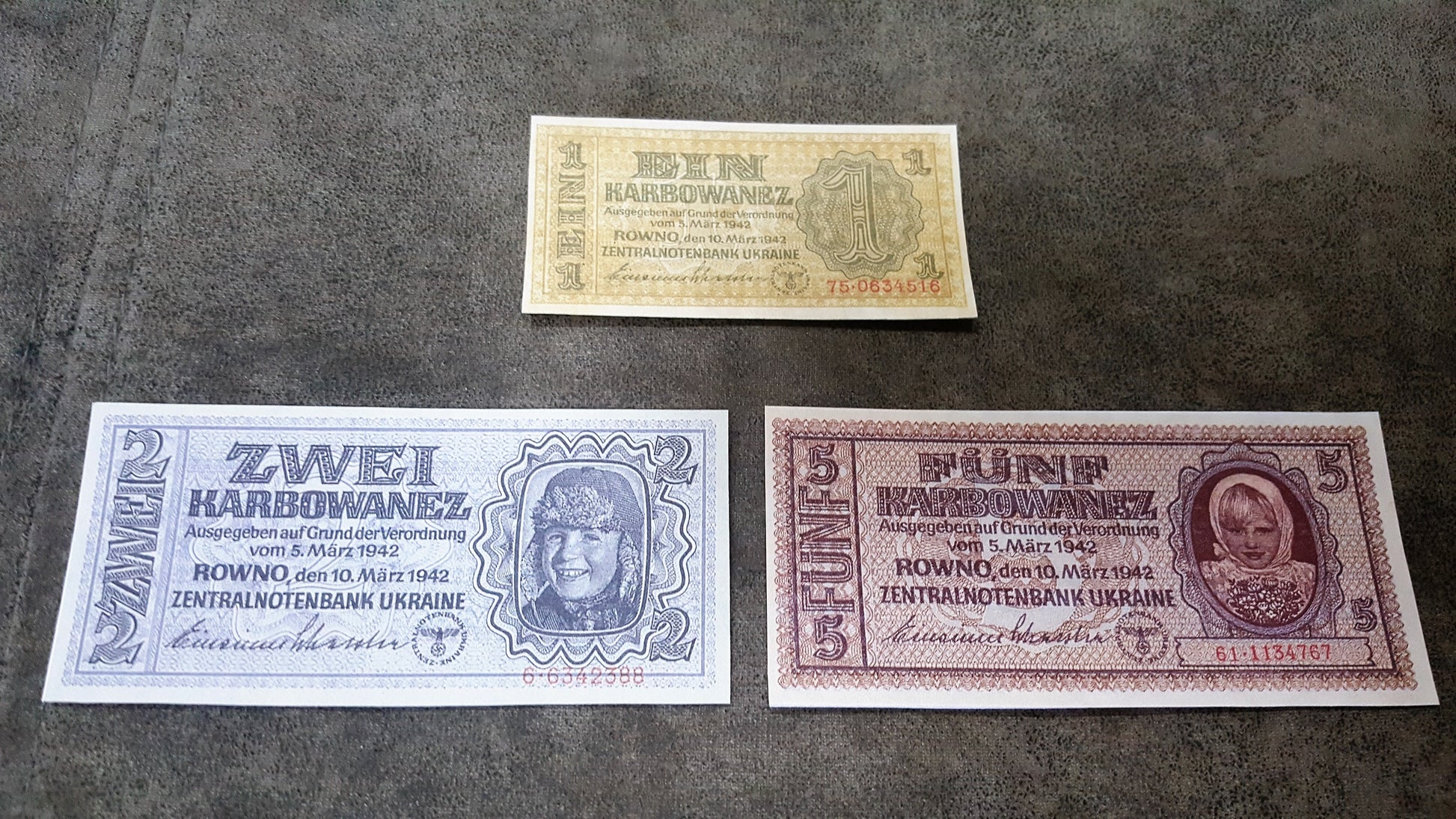2 Karbovanetz and 5 Karbovanetz 1942 Ukraine German Occupation Banknotes