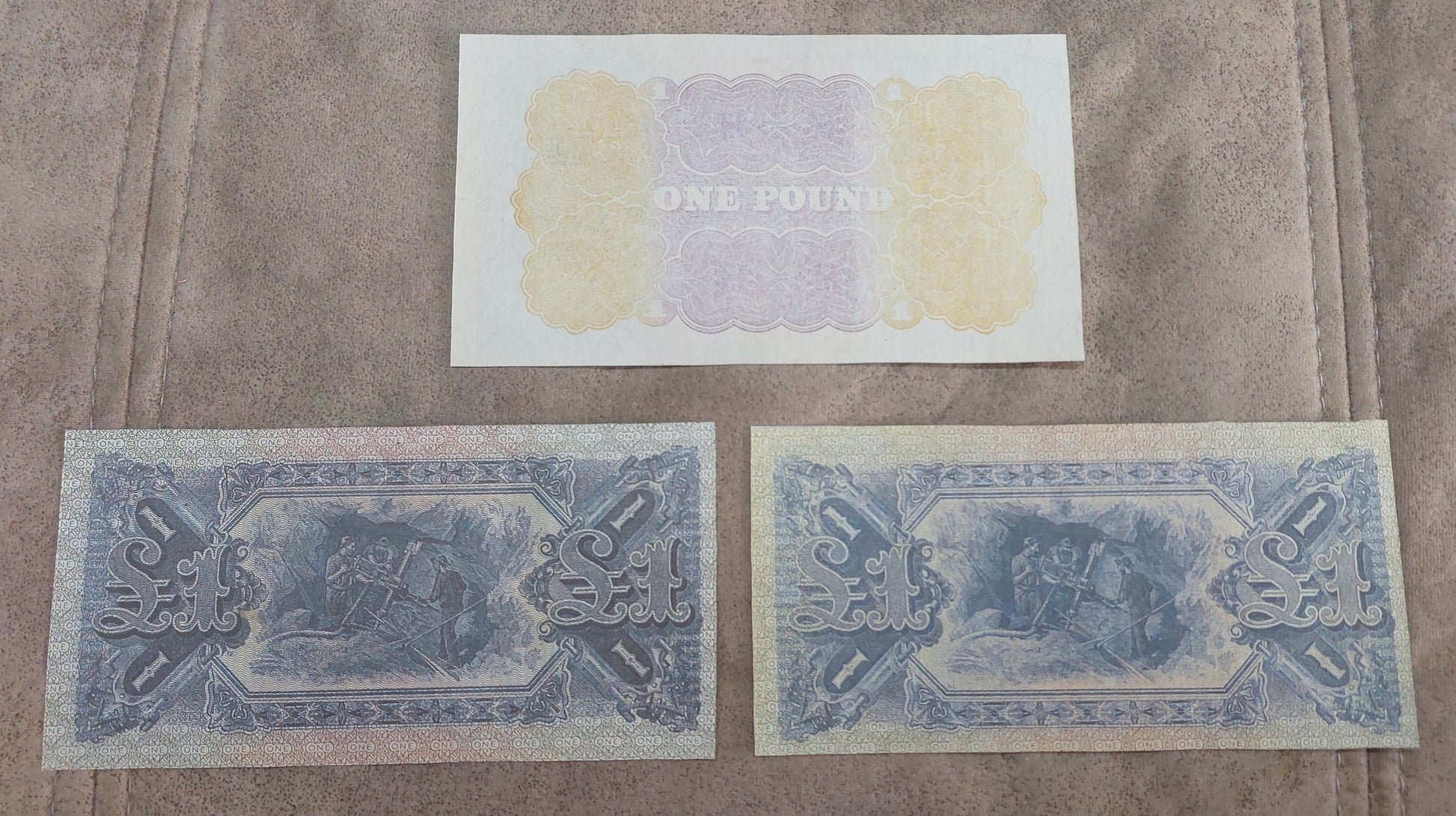 Commonwealth of Australia 1 Pound 1914 and 1918 WWI Banknotes Reverse Side
