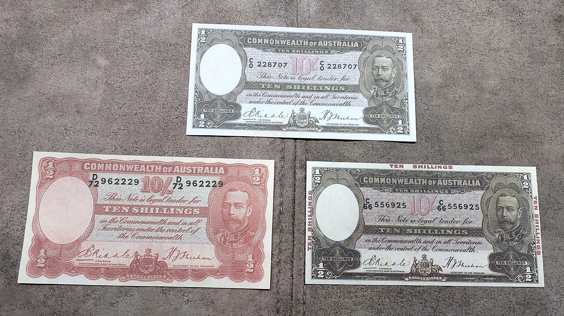 Commonwealth of Australia 10 Shillings 1933 1934 Green and 1936-1939 Orange Notes